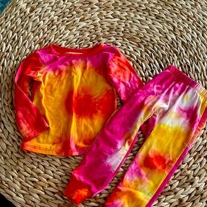 Cozys pajama set 6-12 months 2 piece tie dye